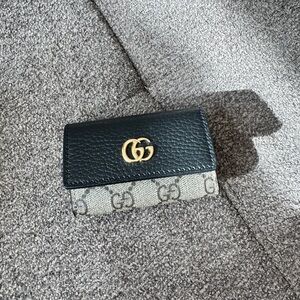 Gucci GG Marmont 6-Key Holder